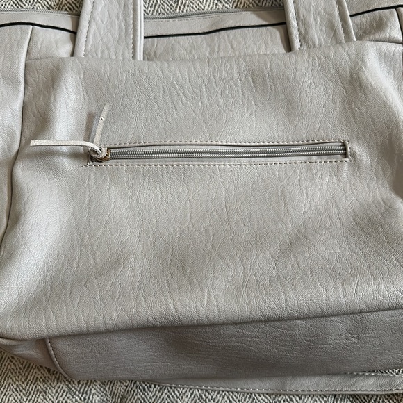 Jessica Simpson Celina purse- gray with gold accents - Picture 6 of 8